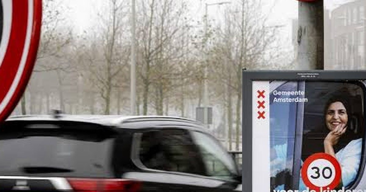 Amsterdam’s 30 km/h Rule: What First-Timers Need to Know About City Traffic