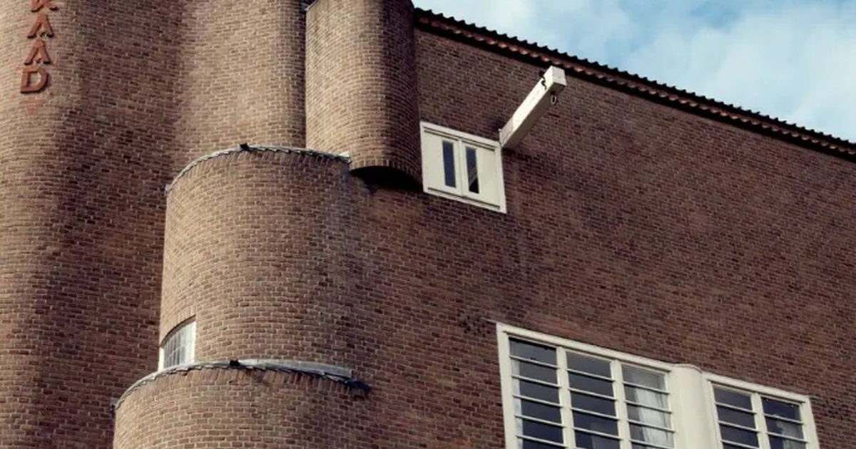Amsterdam School Architecture: Dageraad vs. Het Schip Compared