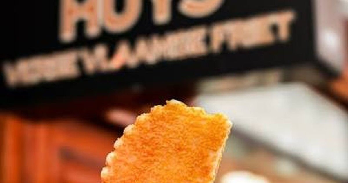Kaassoufflé: Amsterdam’s Crispy Cheese Snack You Can’t Miss