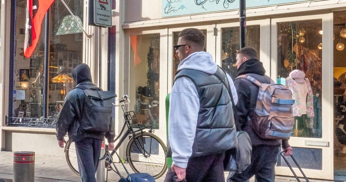 Rolling Your Suitcase Over Amsterdam’s Cobbles: A Rookie Mistake