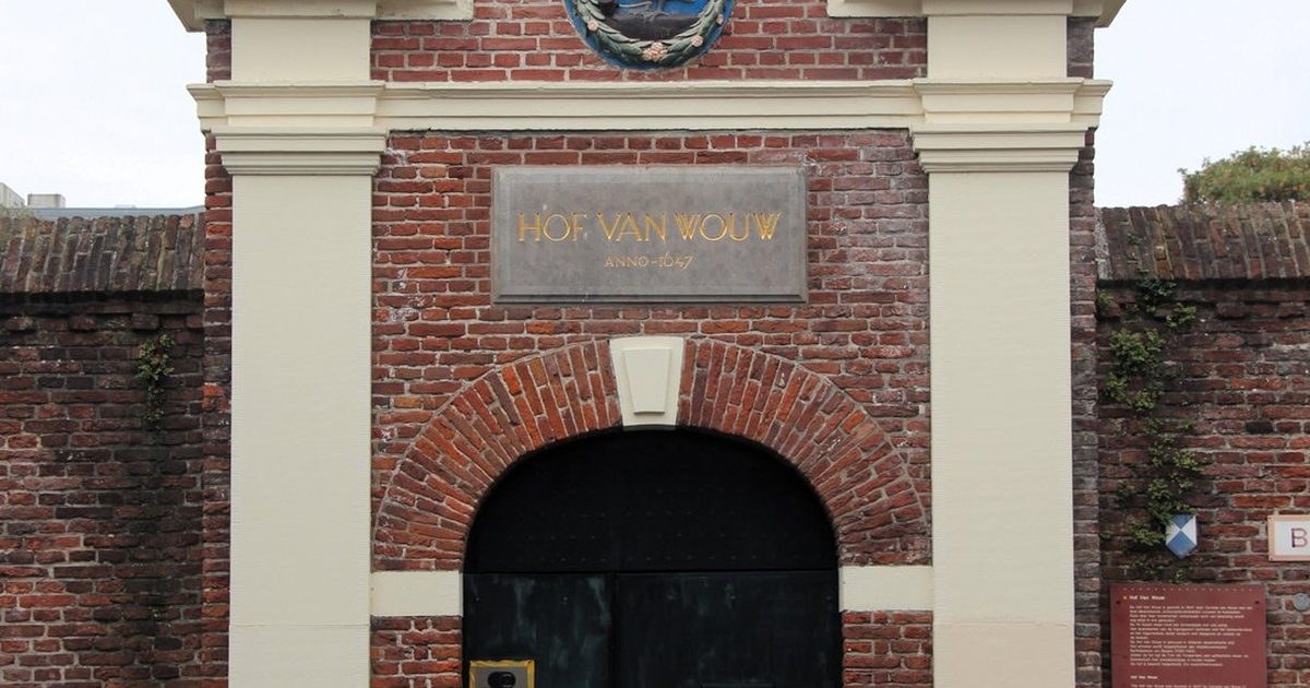 Don’t Miss The Hague’s Secret Small Courtyards: A Common Visitor Mistake