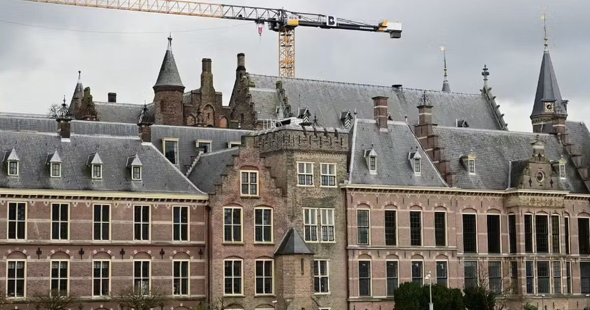 Morning at Hofvijver: Peaceful Reflections in The Hague’s Heart