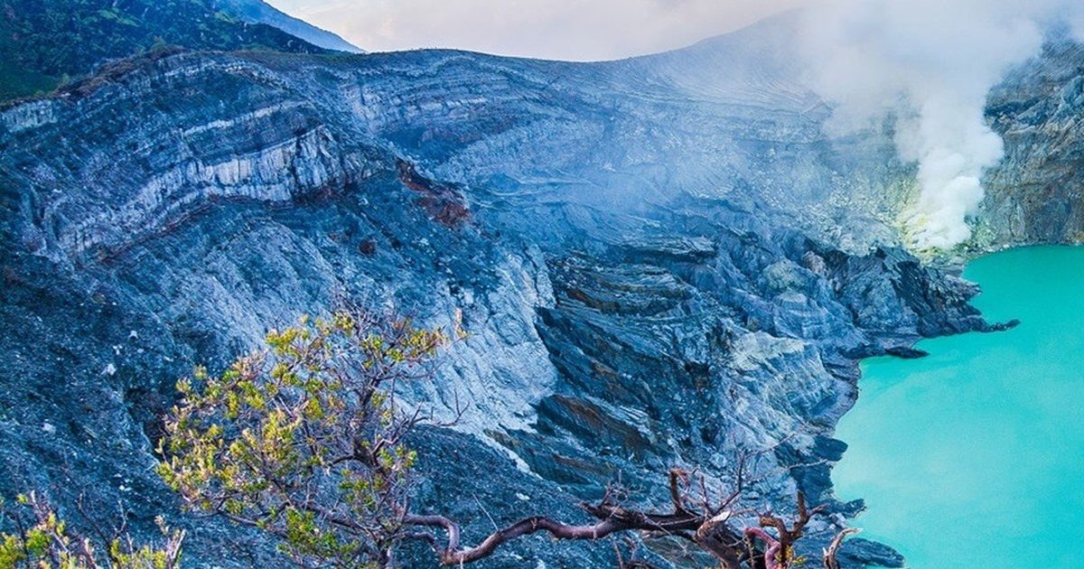 Morning Mist at Ijen: A Local Experience