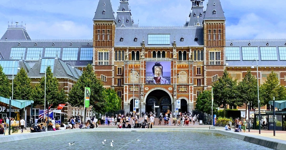 Rijksmuseum vs. Moco: Which Amsterdam Museum Should You Visit?