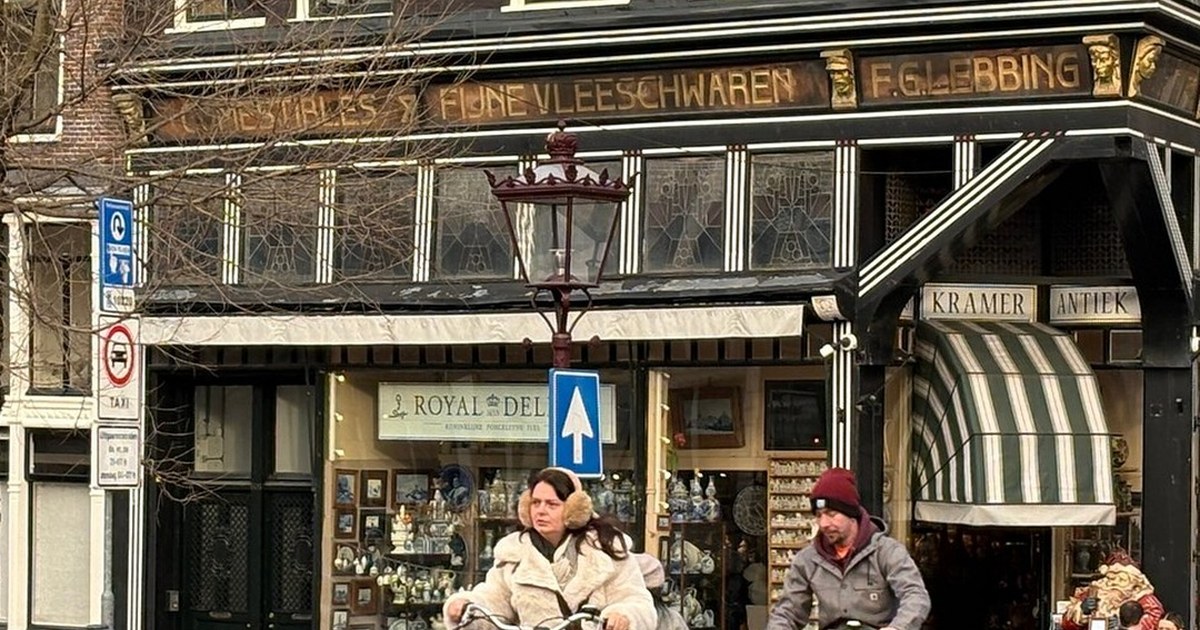 Morning in the Spiegelkwartier: Amsterdam’s Artistic Soul