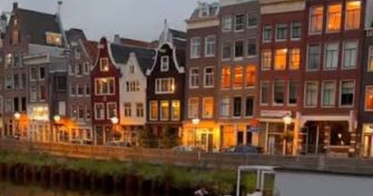 Amsterdam’s Silent Canals at 6:00 AM: A Magical Local Morning