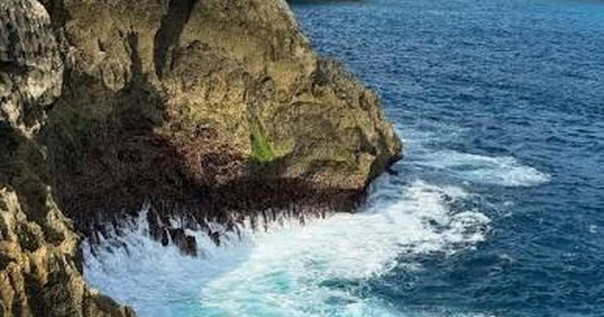 Unsafe Cliff Photos: The Risky Mistake You Should Never Make in Uluwatu